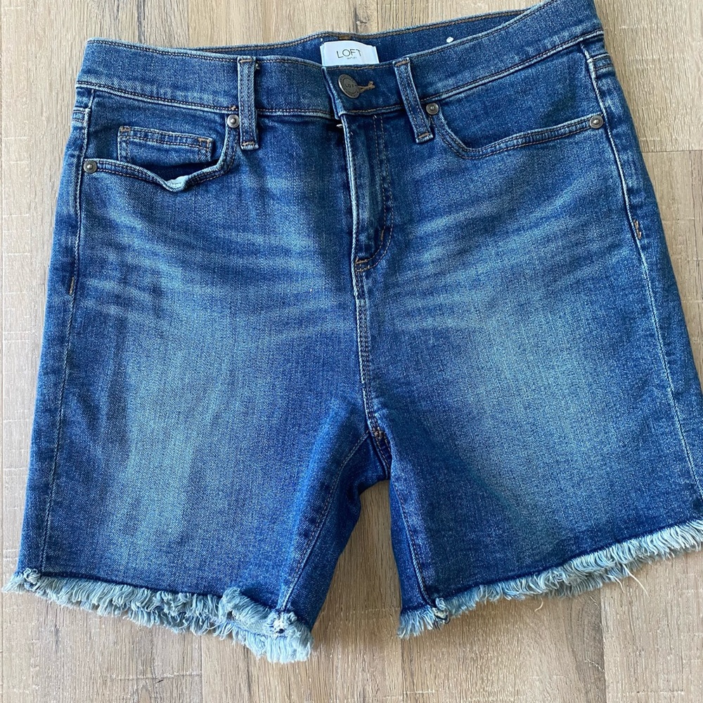 Brand New Loft Outlet Denim Bermuda Shorts. Size 6. High to mid waist.
